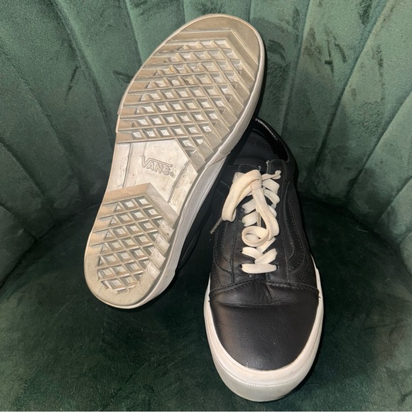 Vans Black and White Old School Platform 7.5 - Picture 3 of 5